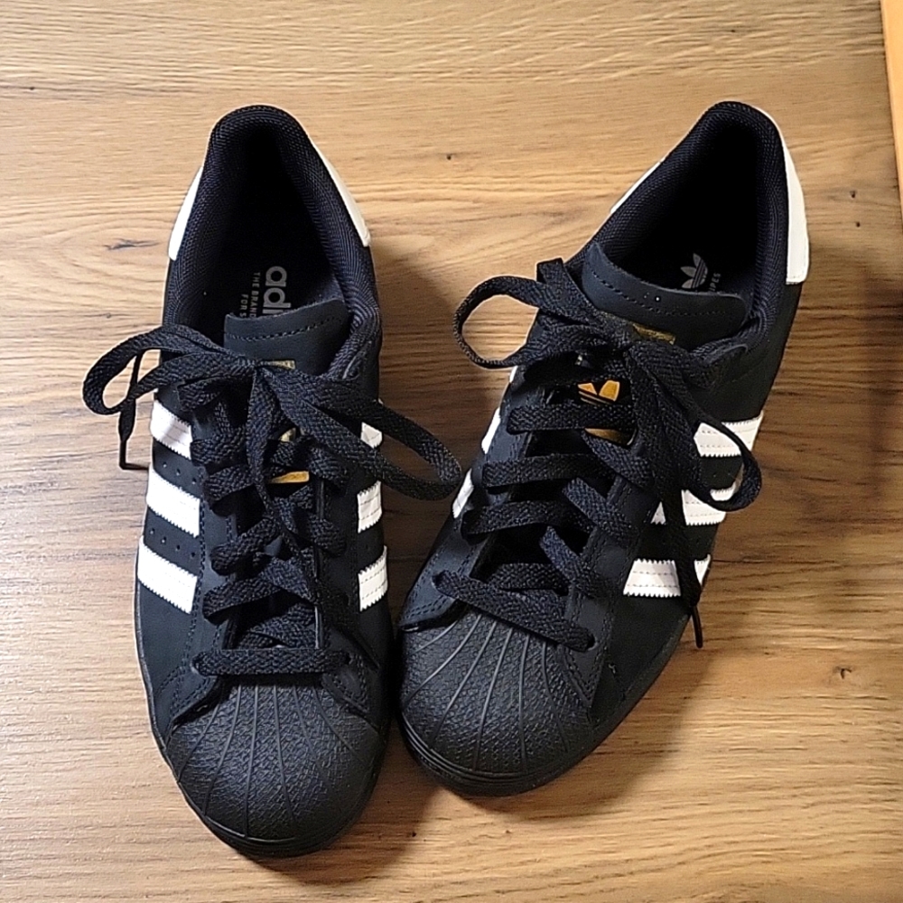🌸 ADIDAS black color white stripes  Male/ 5